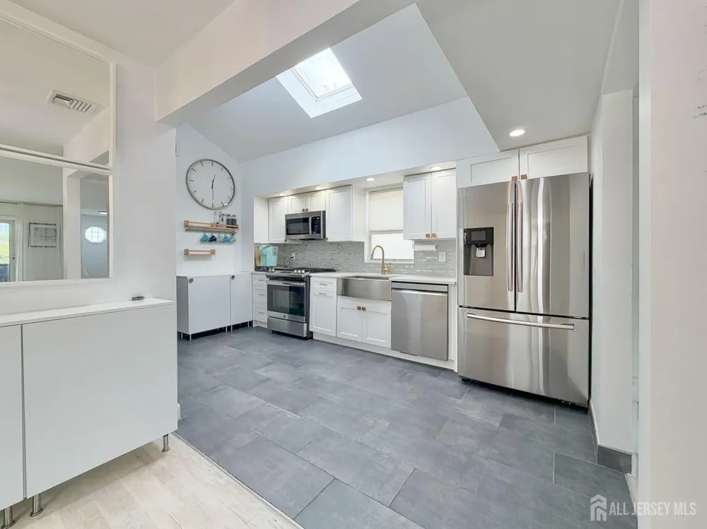 67 71 STREET #2 Guttenberg, NJ 07093