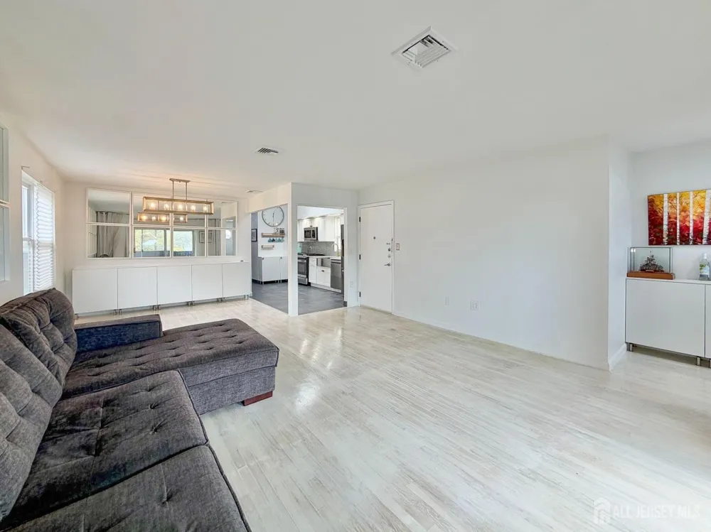 67 71 STREET #2 Guttenberg, NJ 07093