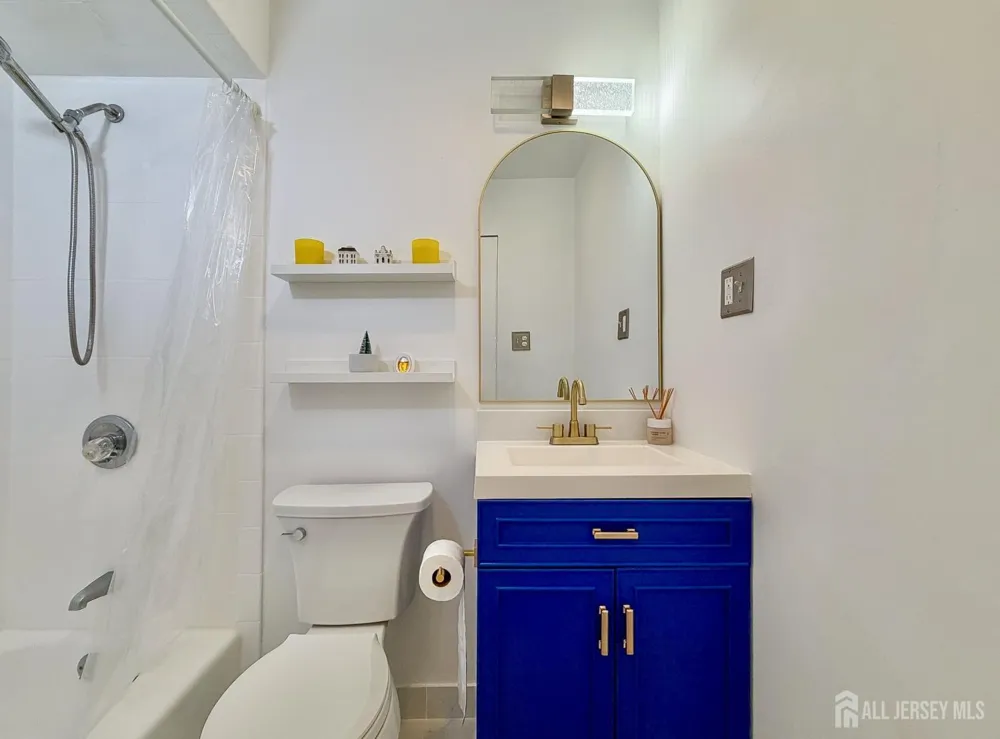 67 71 STREET #2 Guttenberg, NJ 07093