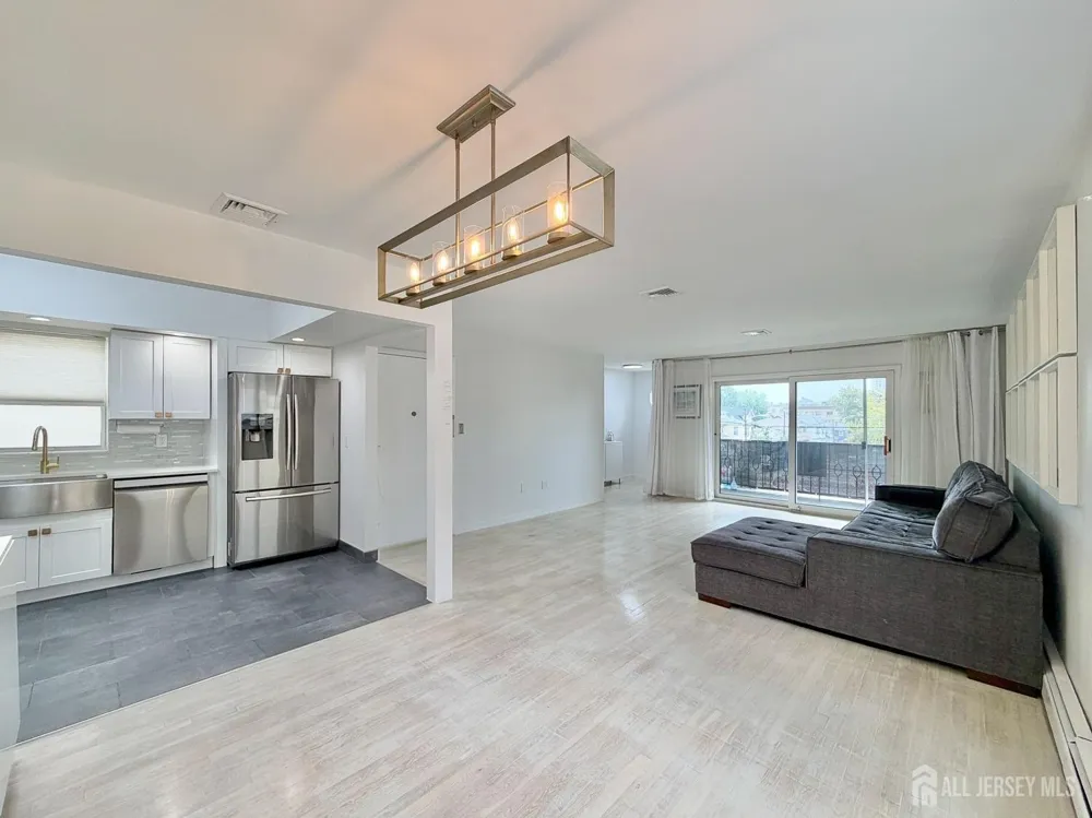 67 71 STREET #2 Guttenberg, NJ 07093