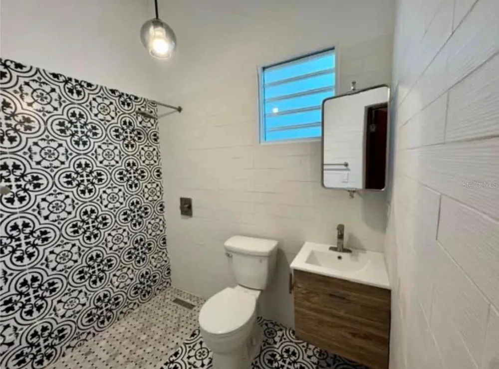 119 SANTA CECILIA Santurce, PR 00911