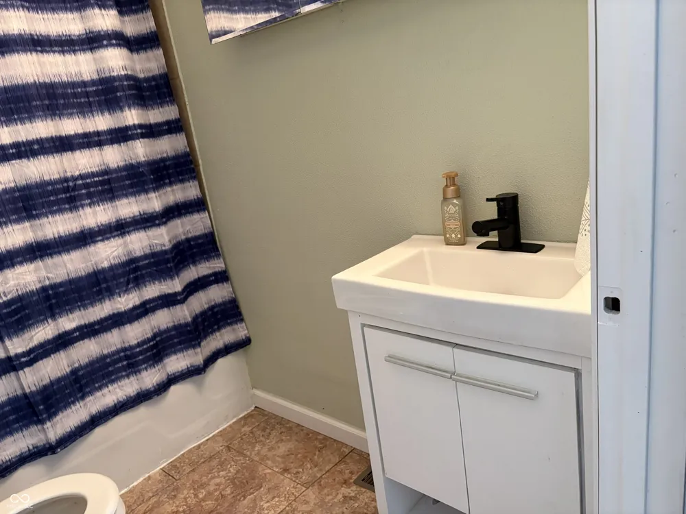 101 Lake Hart Mooresville, IN 46158