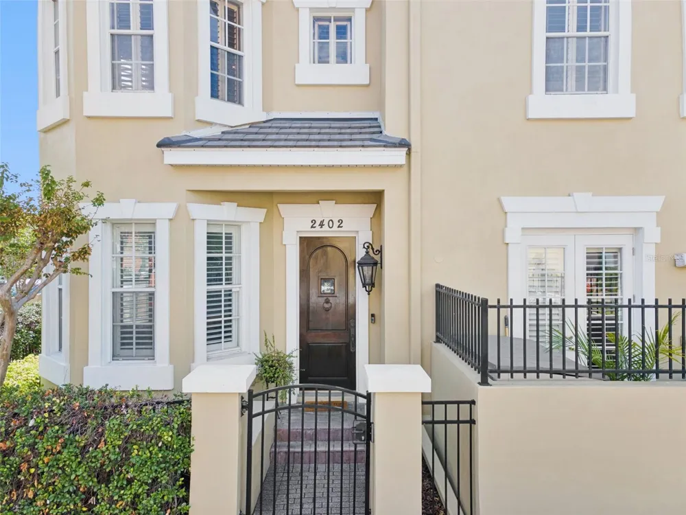 2402 VICTORIA GARDENS LANE Tampa, FL 33609