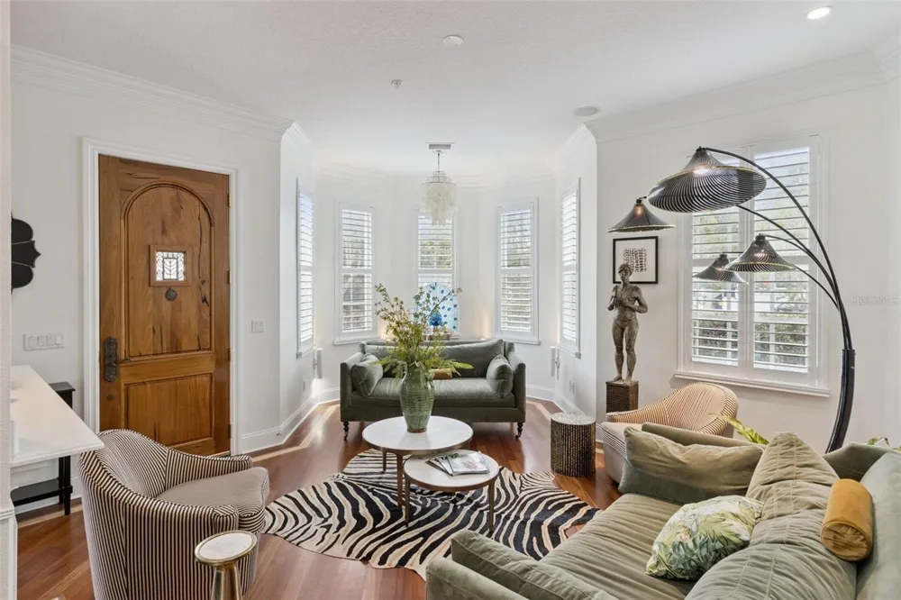 2402 VICTORIA GARDENS LANE Tampa, FL 33609