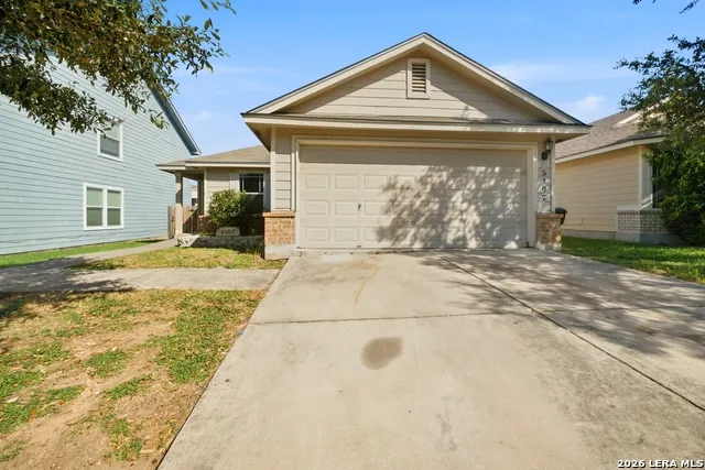 5107 Badland Beacon Converse, TX 78109