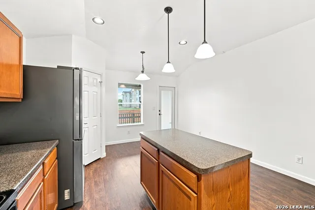 5107 Badland Beacon Converse, TX 78109