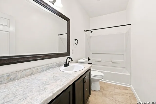 5107 Badland Beacon Converse, TX 78109