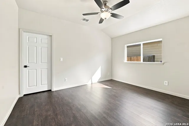 5107 Badland Beacon Converse, TX 78109