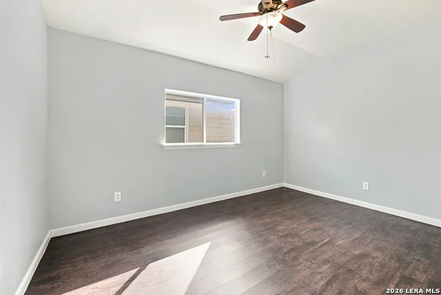 5107 Badland Beacon Converse, TX 78109