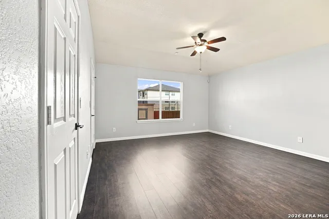 5107 Badland Beacon Converse, TX 78109