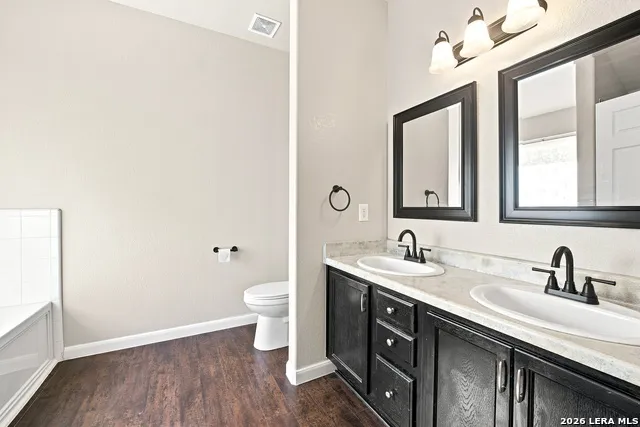 5107 Badland Beacon Converse, TX 78109