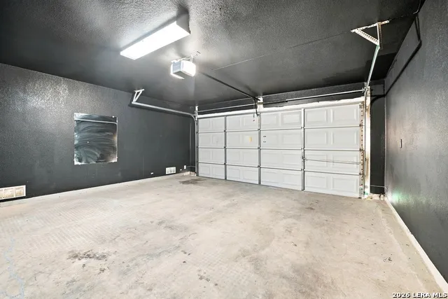 5107 Badland Beacon Converse, TX 78109