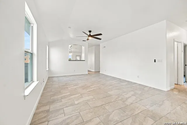 5107 Badland Beacon Converse, TX 78109