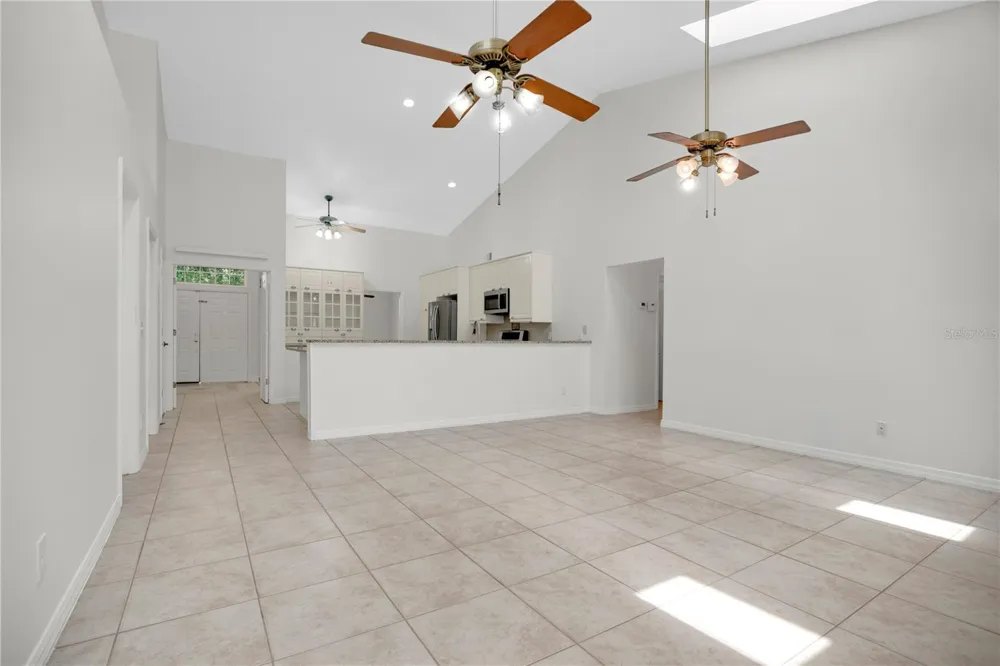 3886 KINGSTON OAKS COVE Oviedo, FL 32765
