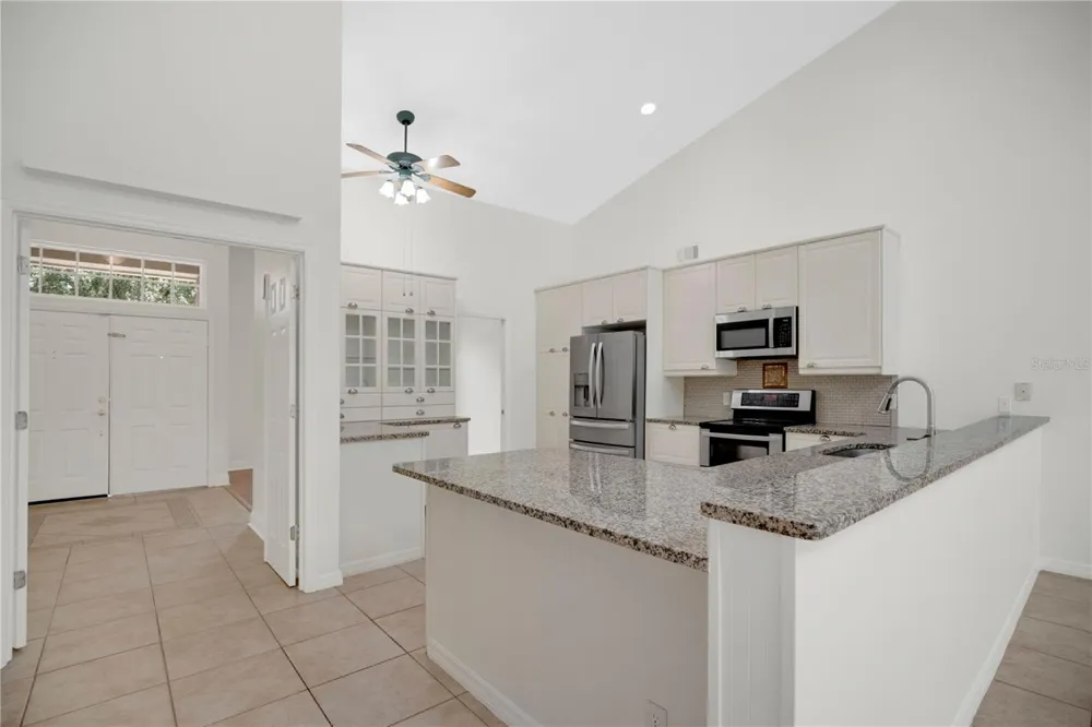 3886 KINGSTON OAKS COVE Oviedo, FL 32765