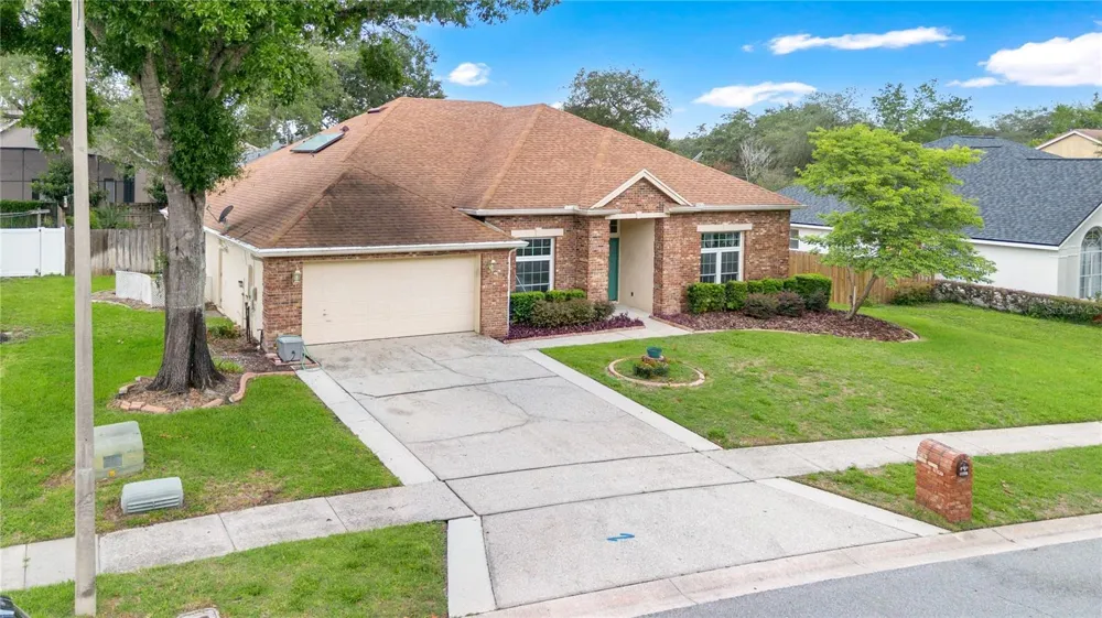 3886 KINGSTON OAKS COVE Oviedo, FL 32765
