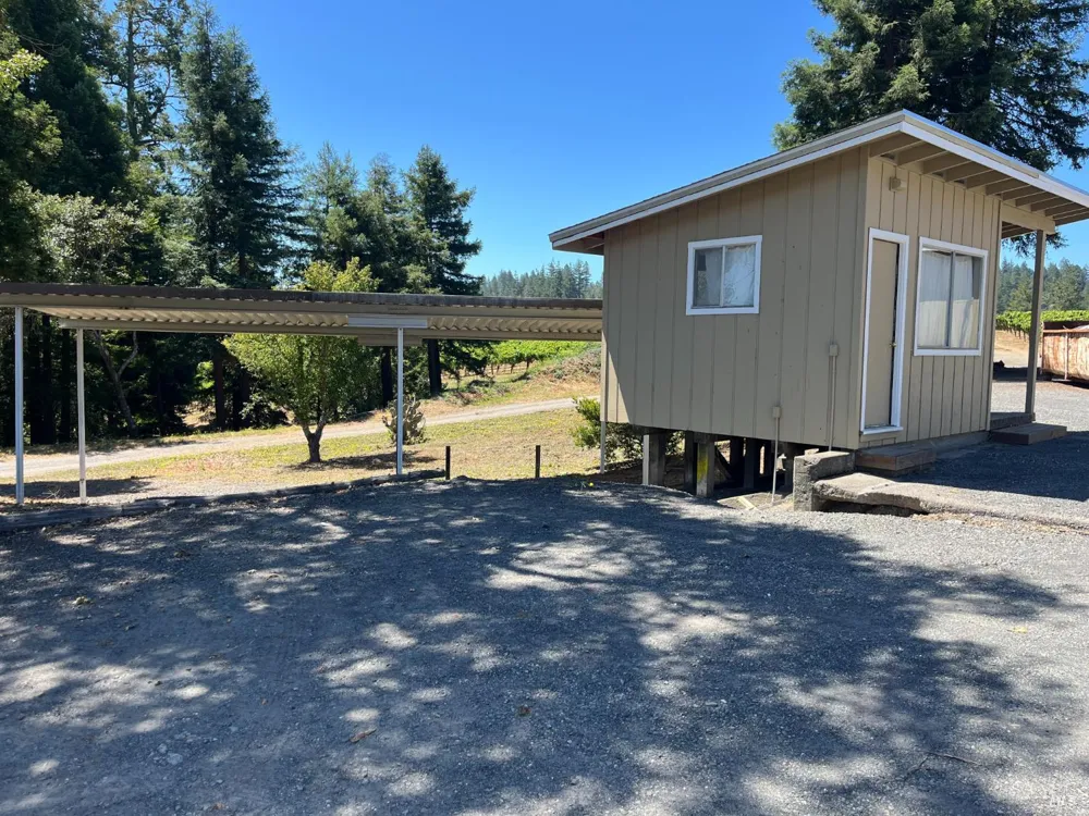 11480 Graton Road Sebastopol, CA 95472