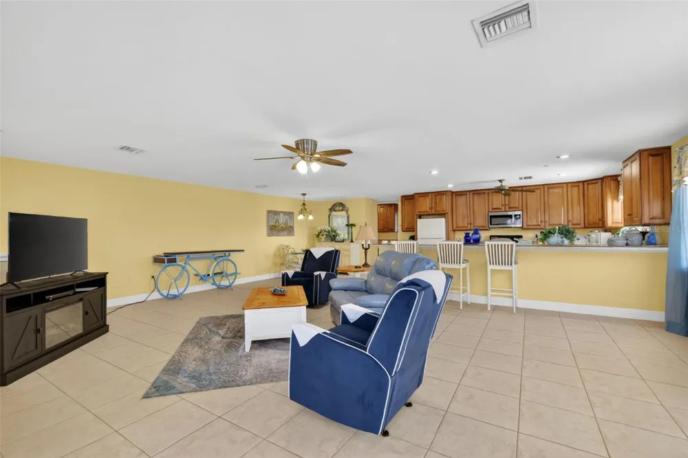 17269 B SE 260TH AVENUE ROAD Umatilla, FL 32784