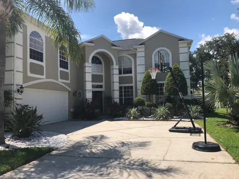 2226 WESTBOURNE DRIVE