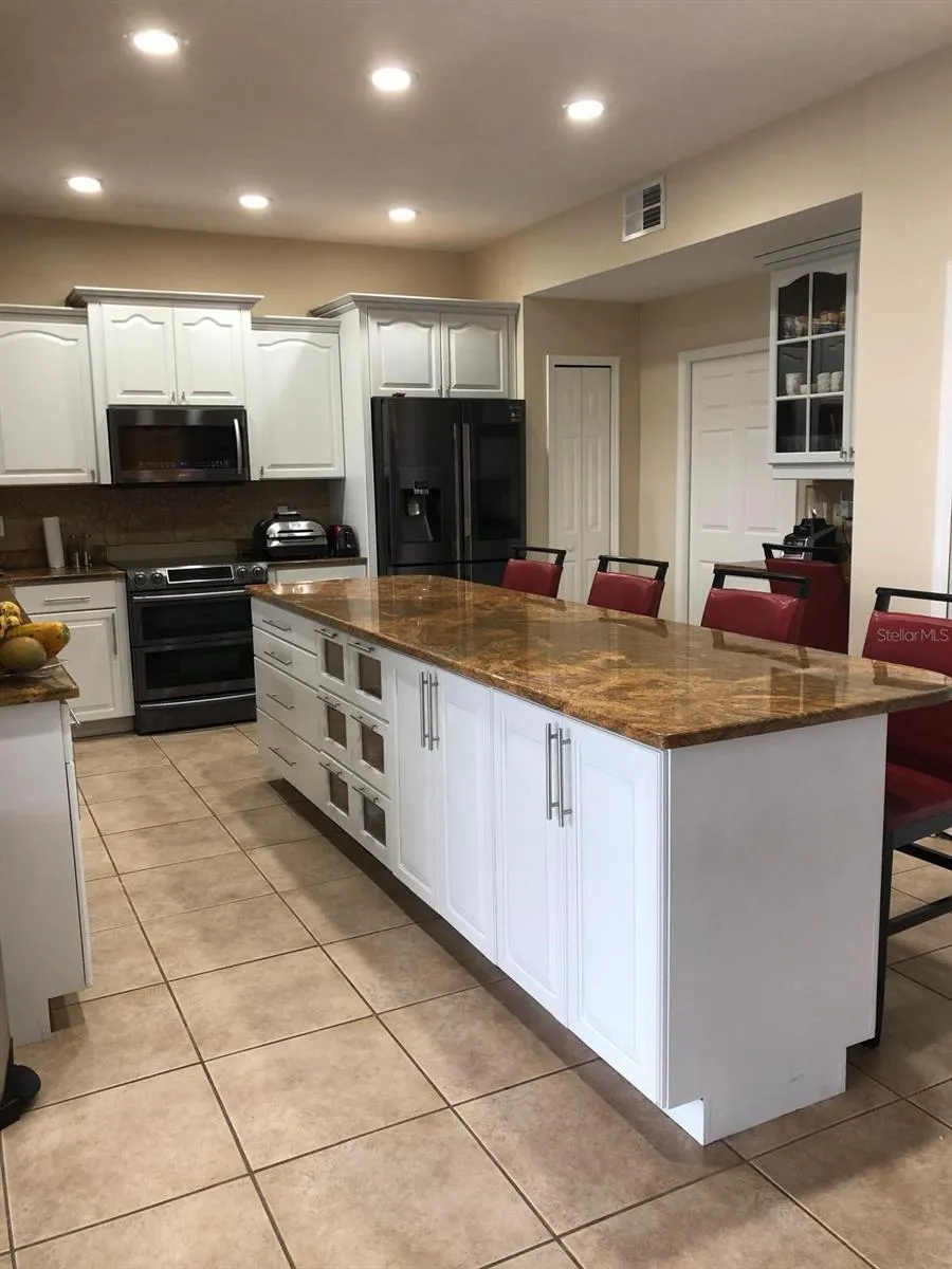 2226 WESTBOURNE DRIVE Oviedo, FL 32765