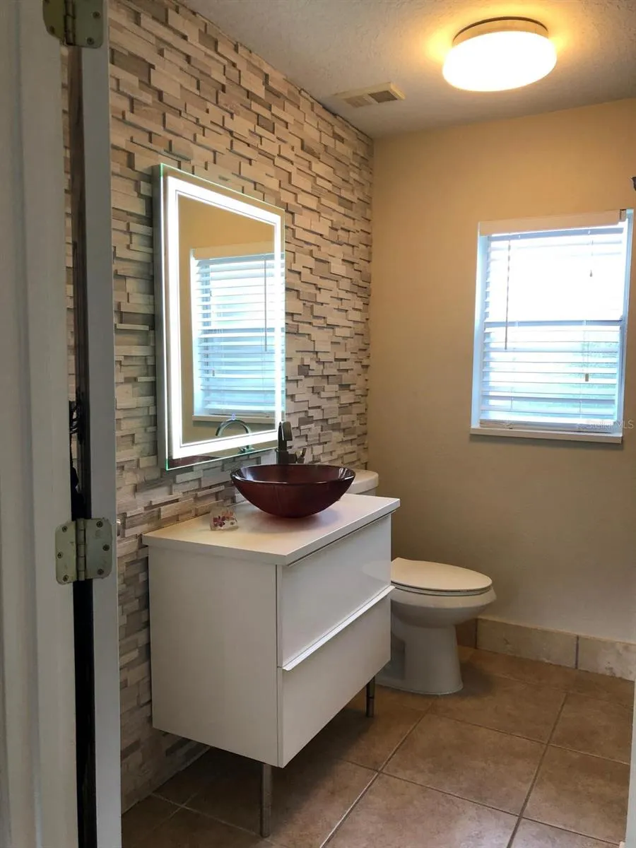 2226 WESTBOURNE DRIVE Oviedo, FL 32765