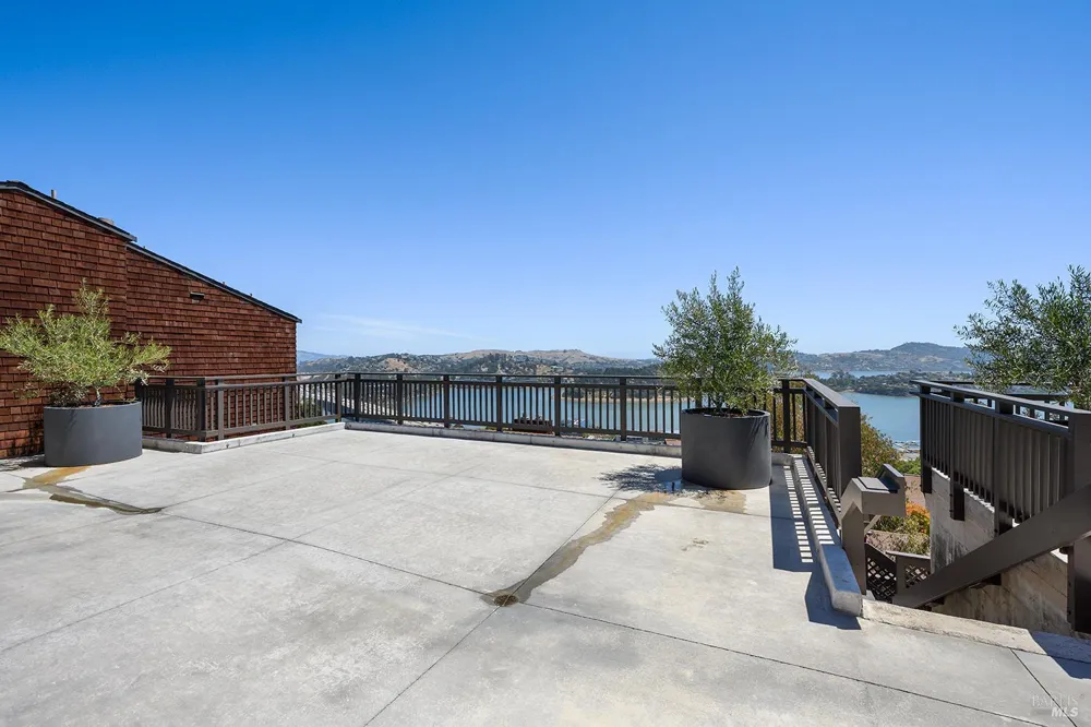 254 Headlands Court Sausalito, CA 94965