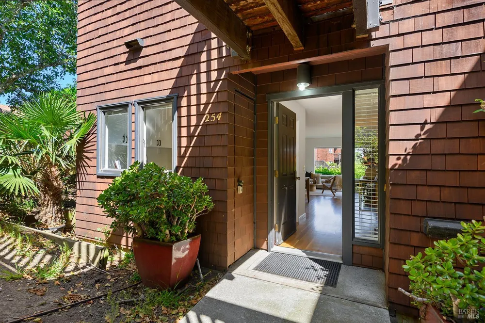 254 Headlands Court Sausalito, CA 94965