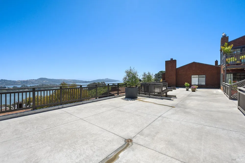254 Headlands Court Sausalito, CA 94965