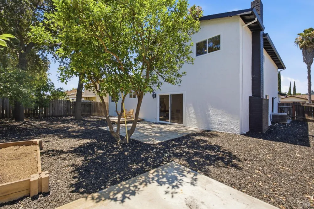 206 Millbrook Way Vacaville, CA 95687