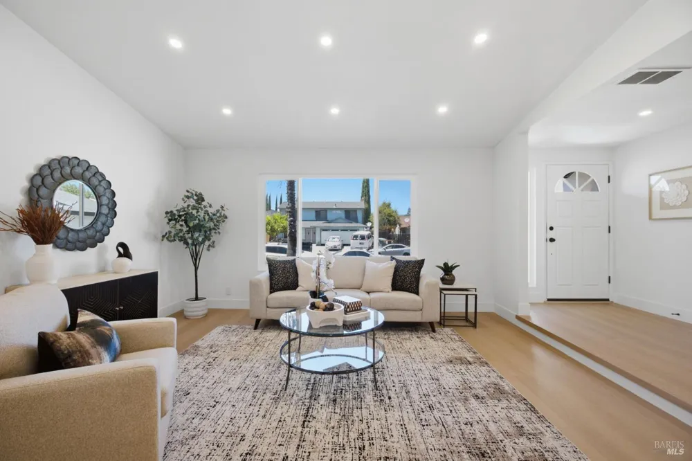 206 Millbrook Way Vacaville, CA 95687