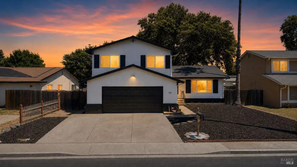 206 Millbrook Way Vacaville, CA 95687