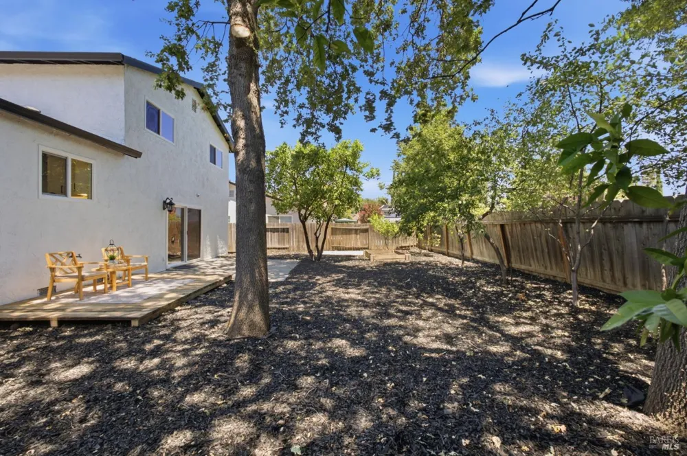 206 Millbrook Way Vacaville, CA 95687