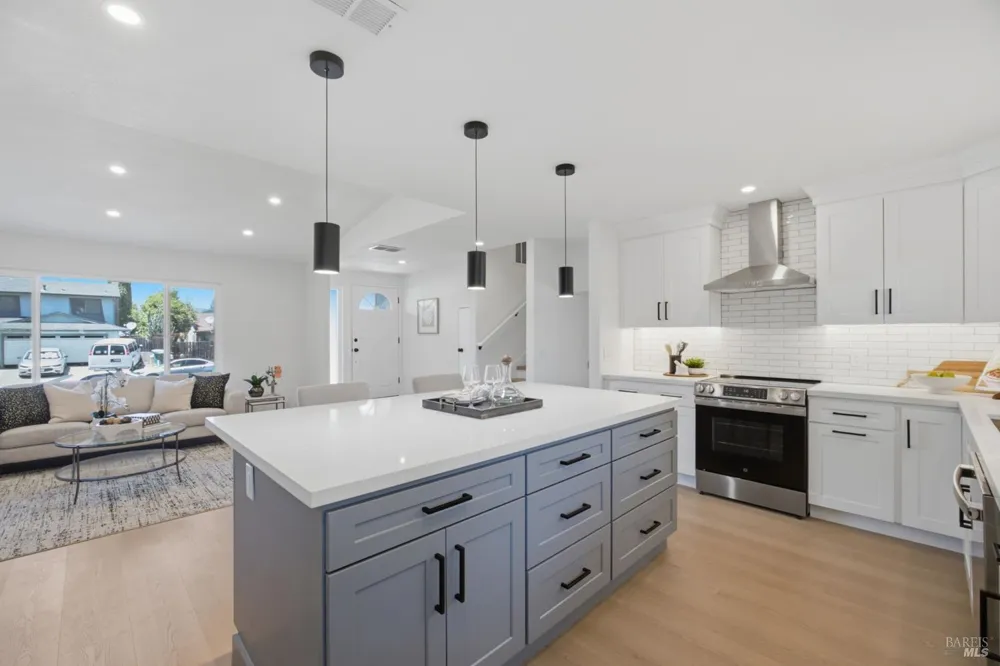 206 Millbrook Way Vacaville, CA 95687