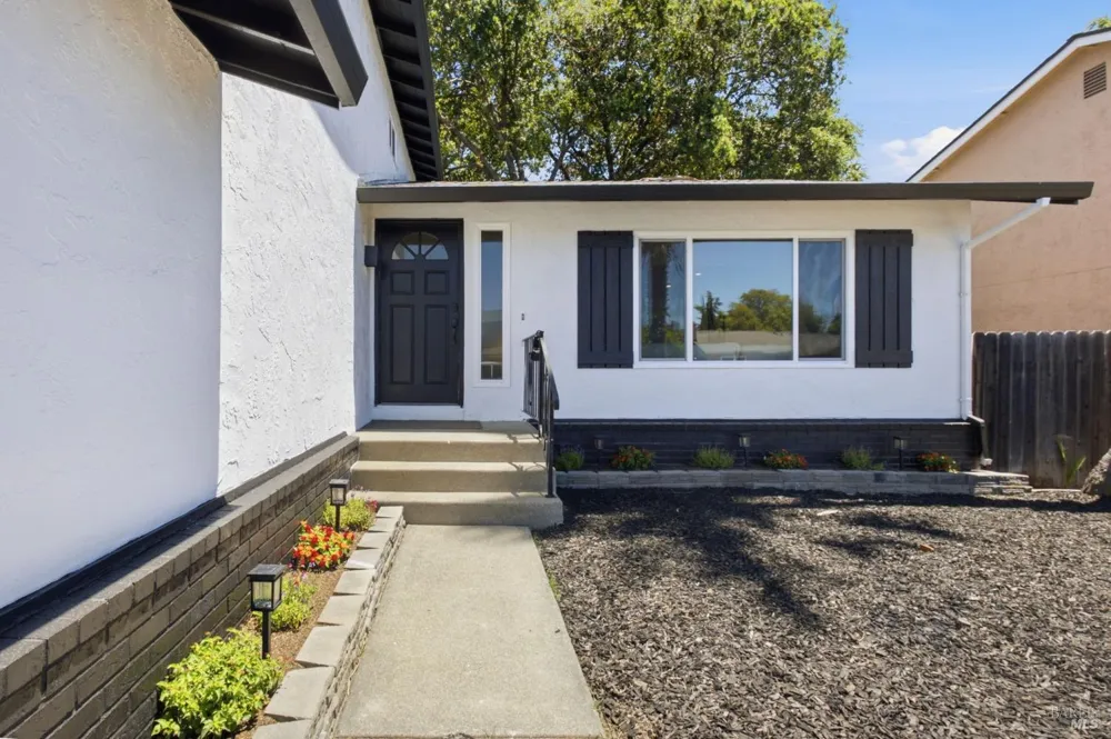 206 Millbrook Way Vacaville, CA 95687