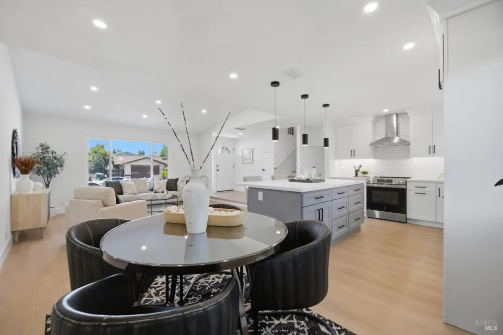 206 Millbrook Way Vacaville, CA 95687
