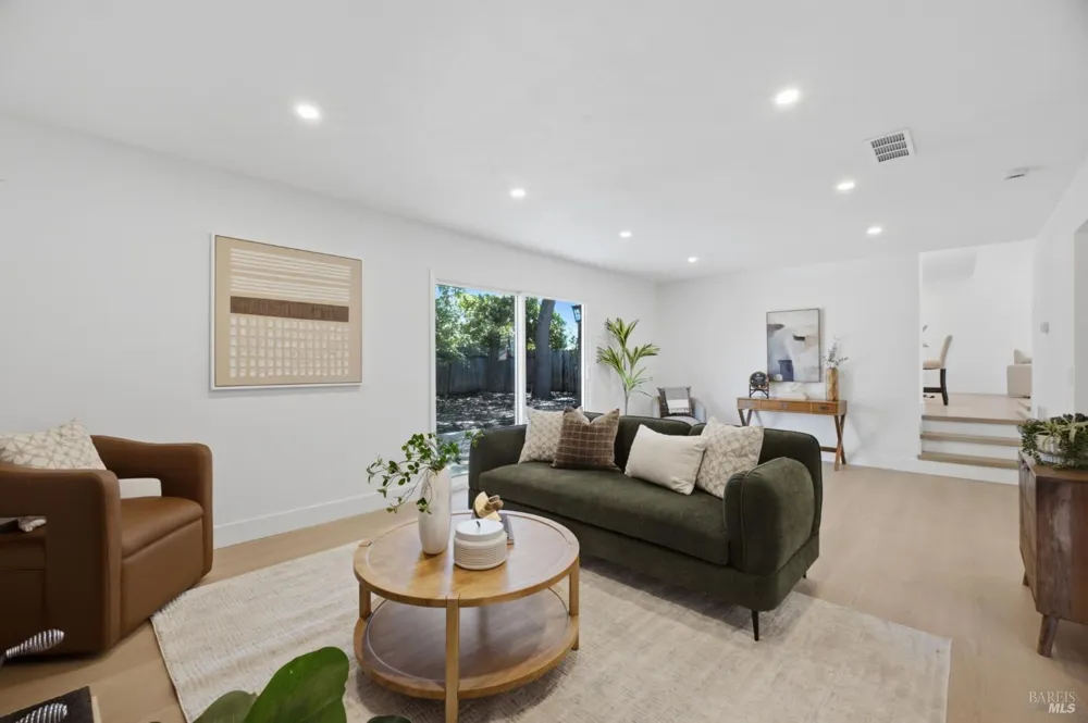 206 Millbrook Way Vacaville, CA 95687