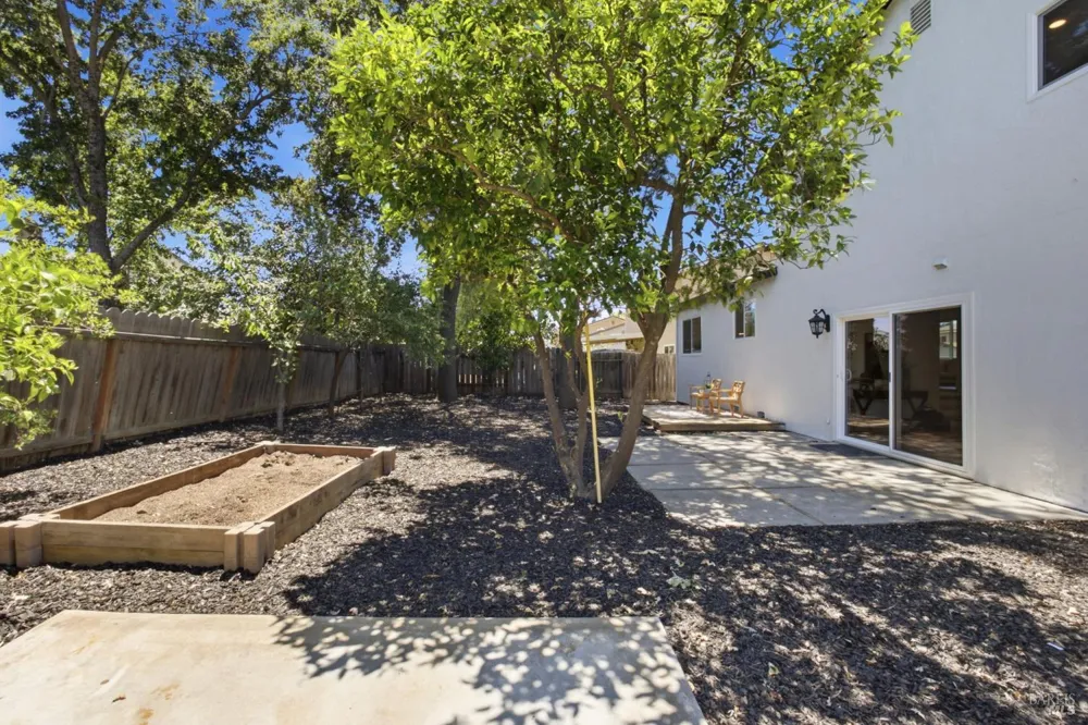 206 Millbrook Way Vacaville, CA 95687