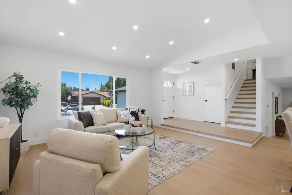 206 Millbrook Way Vacaville, CA 95687