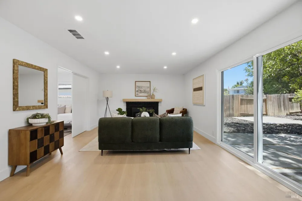 206 Millbrook Way Vacaville, CA 95687