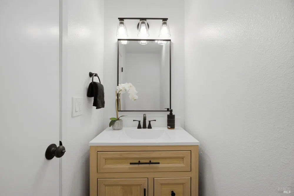 206 Millbrook Way Vacaville, CA 95687
