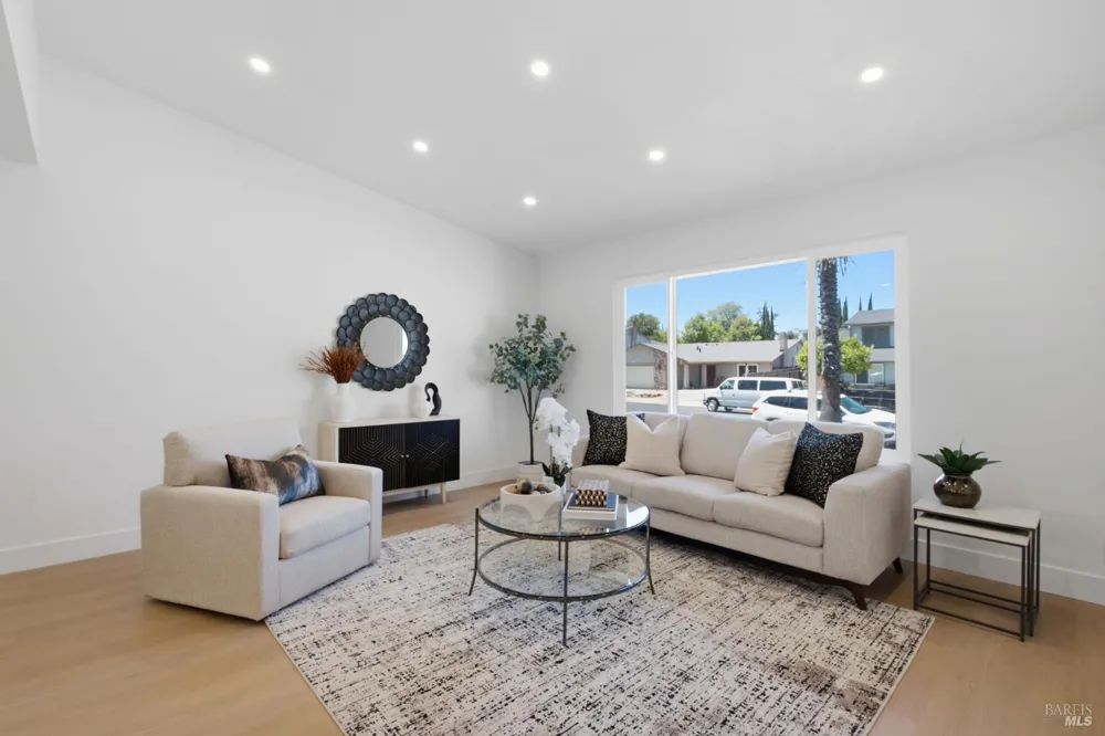 206 Millbrook Way Vacaville, CA 95687