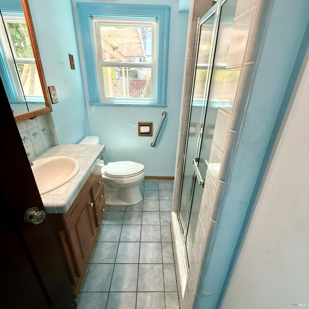 1824 Austin Way Santa Rosa, CA 95404