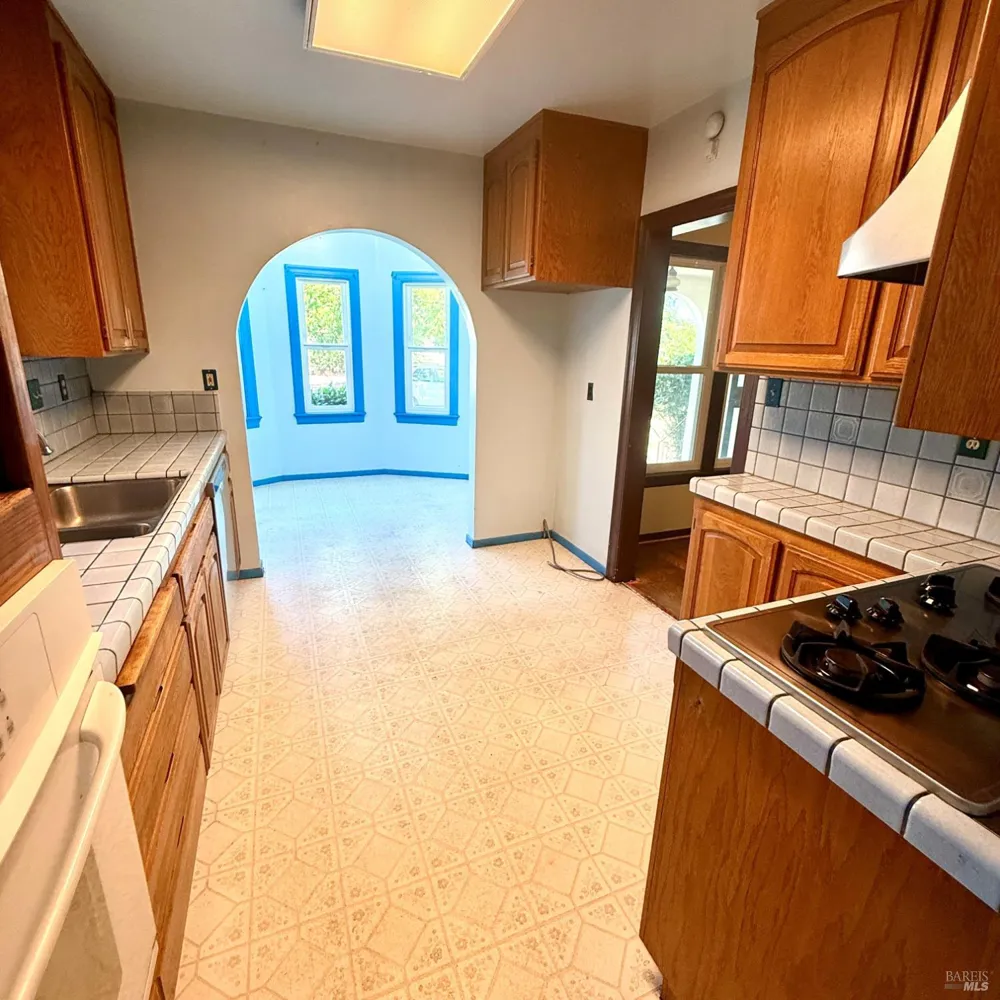1824 Austin Way Santa Rosa, CA 95404