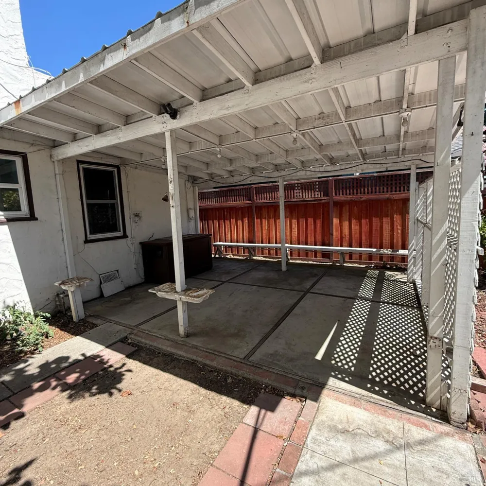 1824 Austin Way Santa Rosa, CA 95404