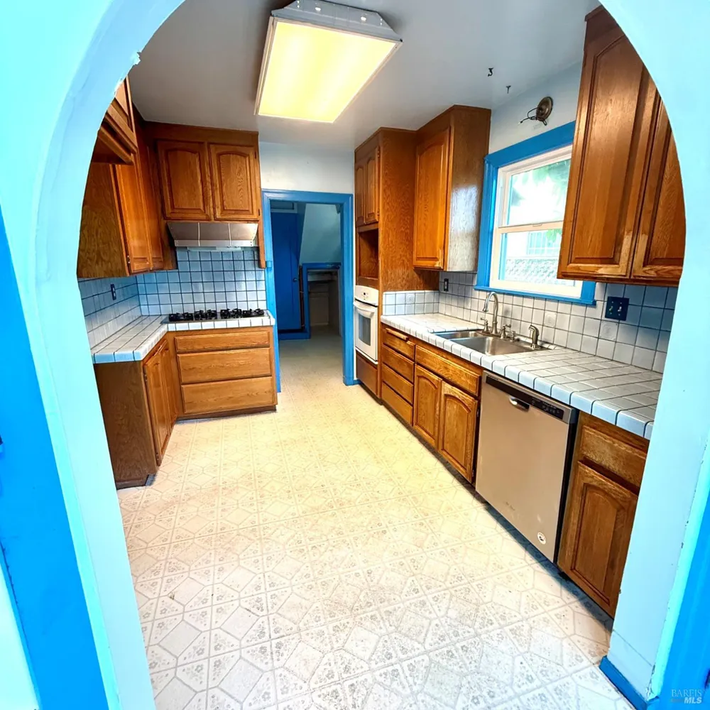 1824 Austin Way Santa Rosa, CA 95404