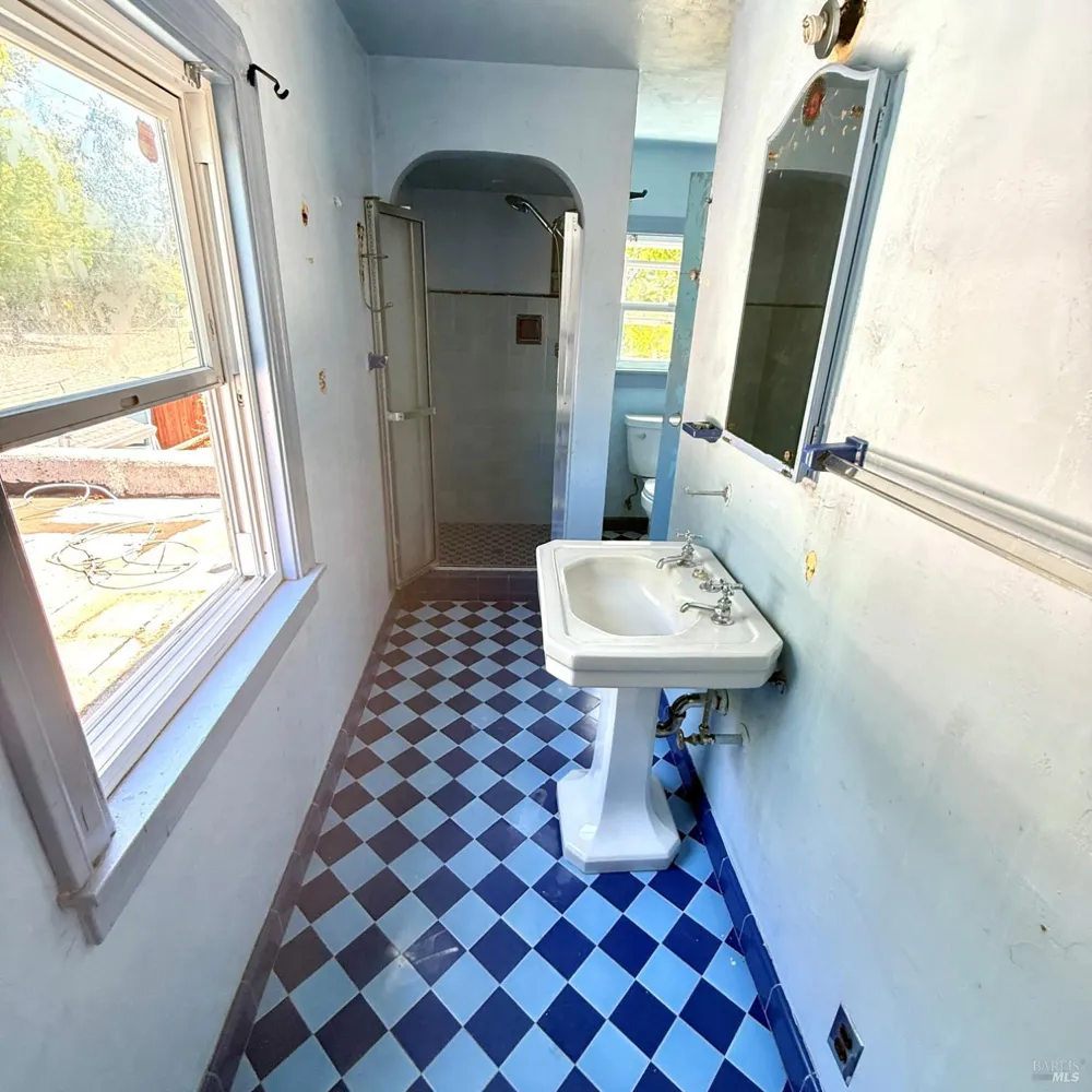 1824 Austin Way Santa Rosa, CA 95404