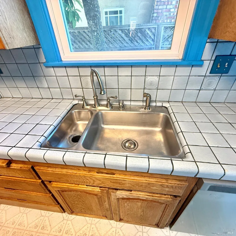 1824 Austin Way Santa Rosa, CA 95404