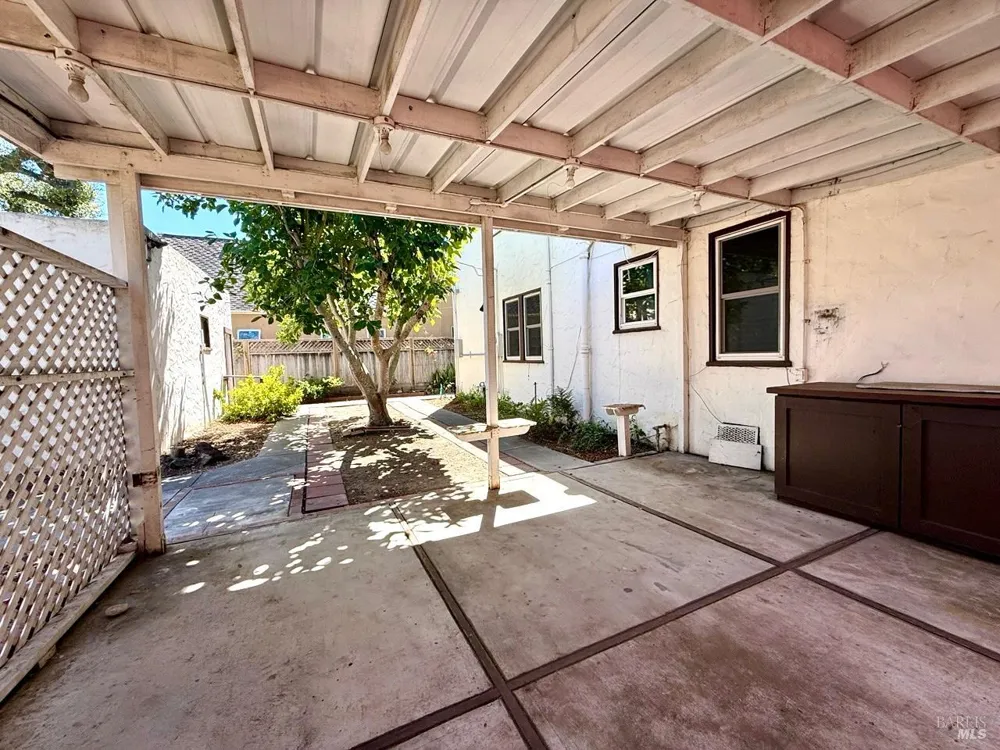 1824 Austin Way Santa Rosa, CA 95404
