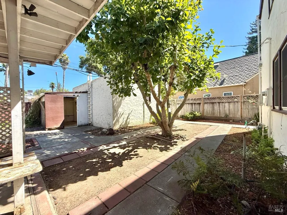 1824 Austin Way Santa Rosa, CA 95404