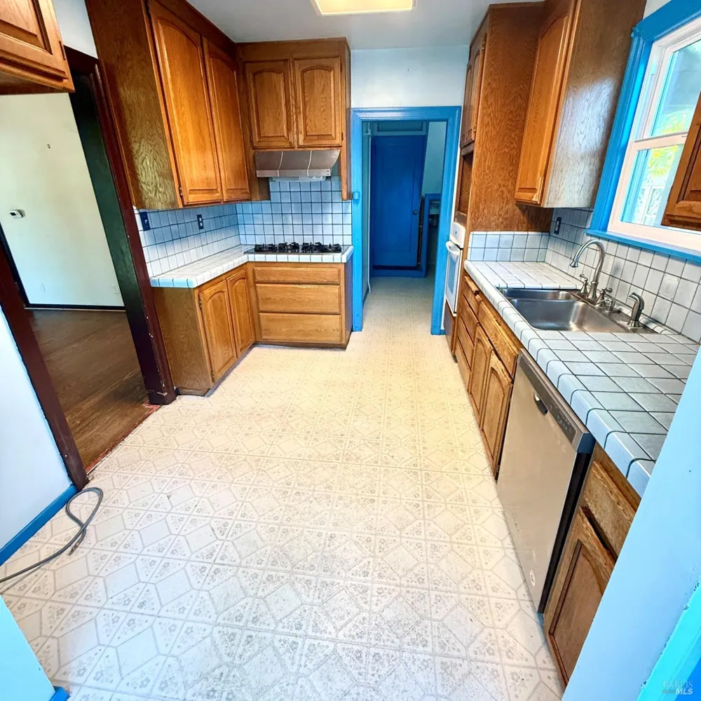 1824 Austin Way Santa Rosa, CA 95404